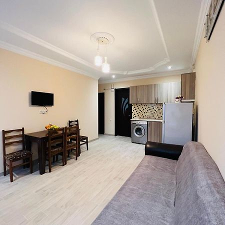 Aparthotel My Home Batumi Bagian luar foto