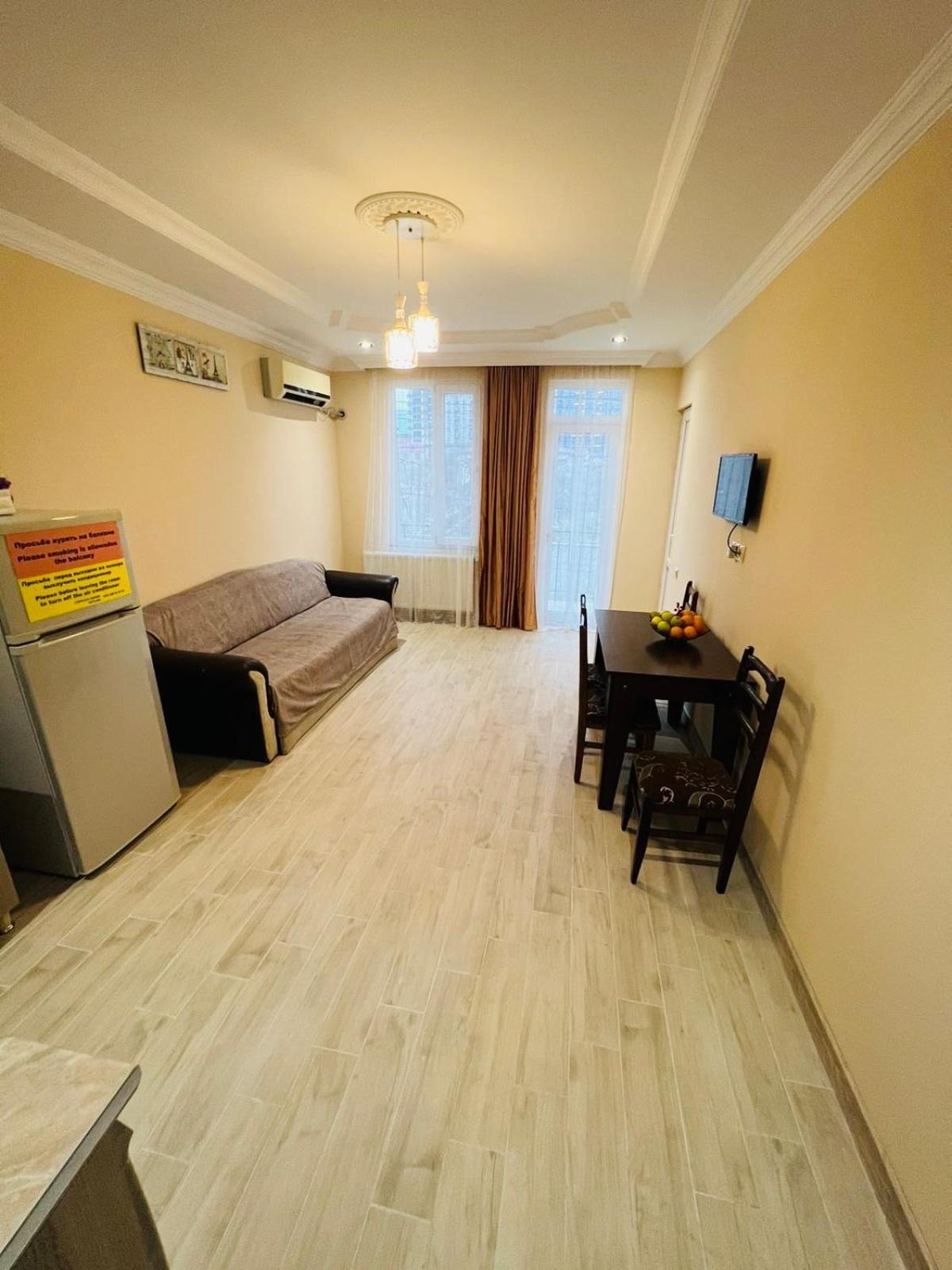 Aparthotel My Home Batumi Bagian luar foto