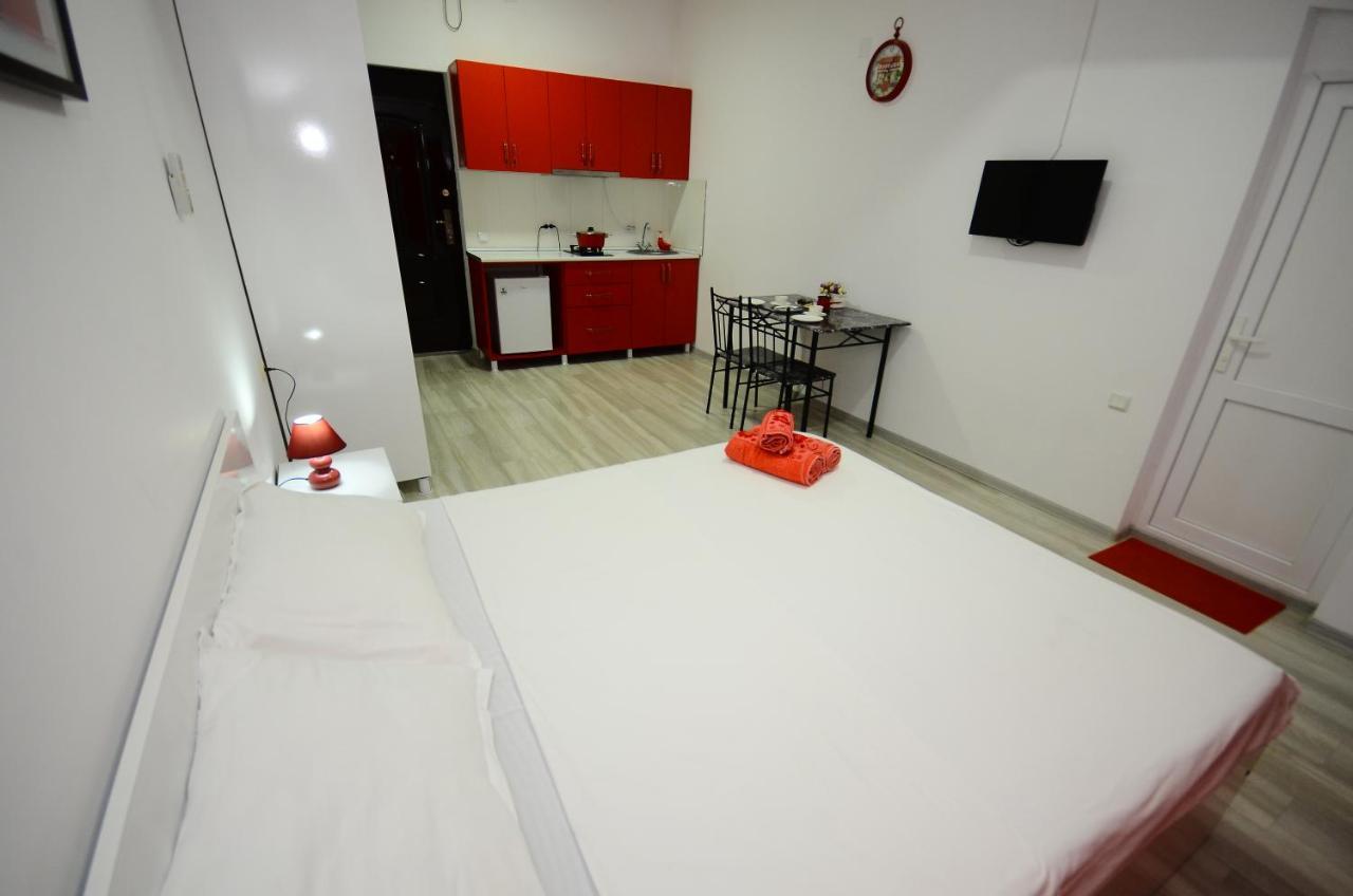 Aparthotel My Home Batumi Bagian luar foto