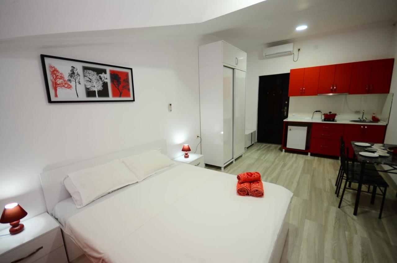 Aparthotel My Home Batumi Bagian luar foto