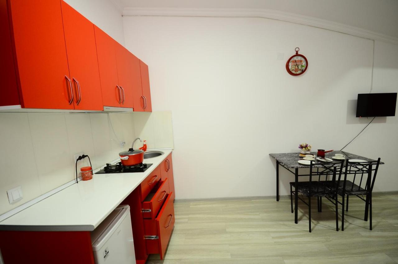 Aparthotel My Home Batumi Bagian luar foto