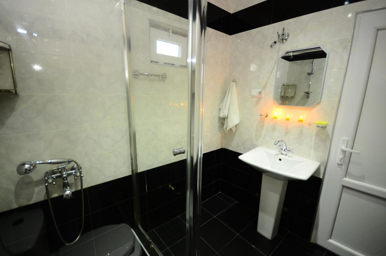 Aparthotel My Home Batumi Bagian luar foto