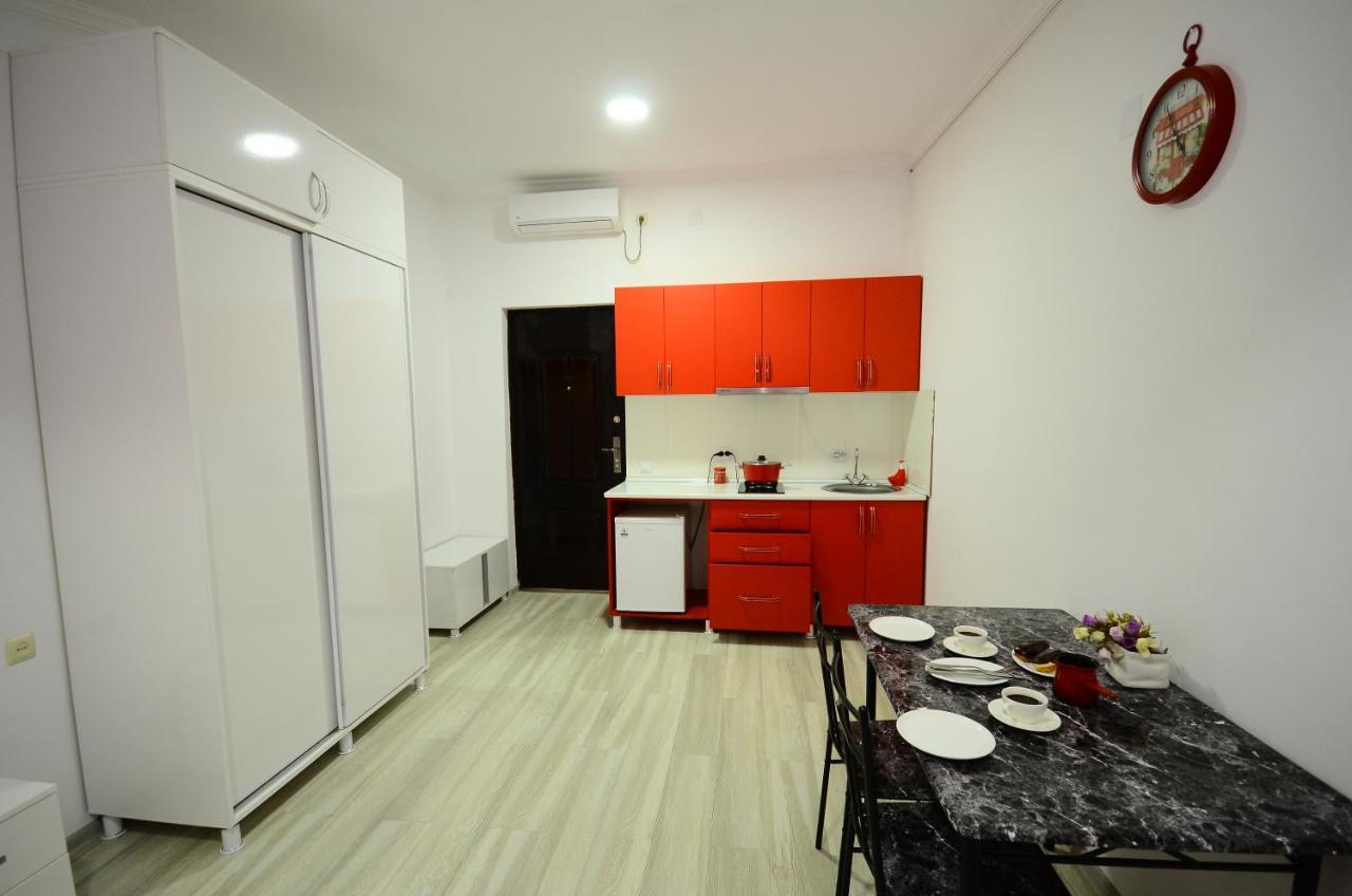 Aparthotel My Home Batumi Bagian luar foto