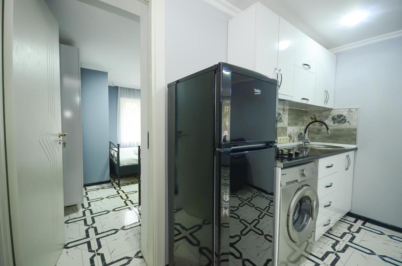 Aparthotel My Home Batumi Bagian luar foto