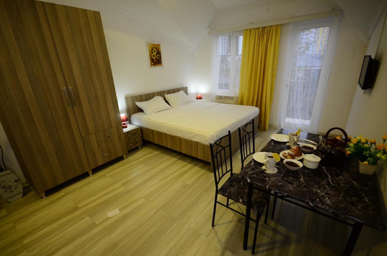 Aparthotel My Home Batumi Bagian luar foto