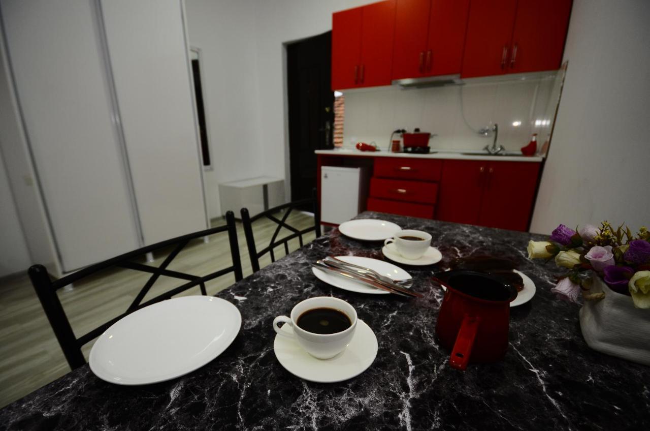 Aparthotel My Home Batumi Bagian luar foto