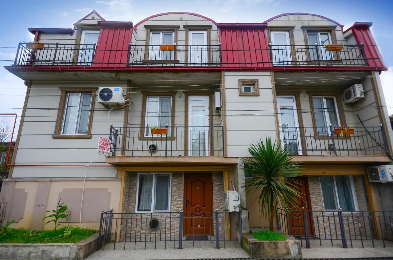 Aparthotel My Home Batumi Bagian luar foto