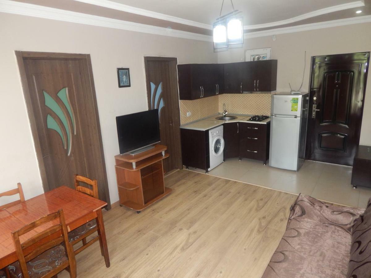 Aparthotel My Home Batumi Bagian luar foto