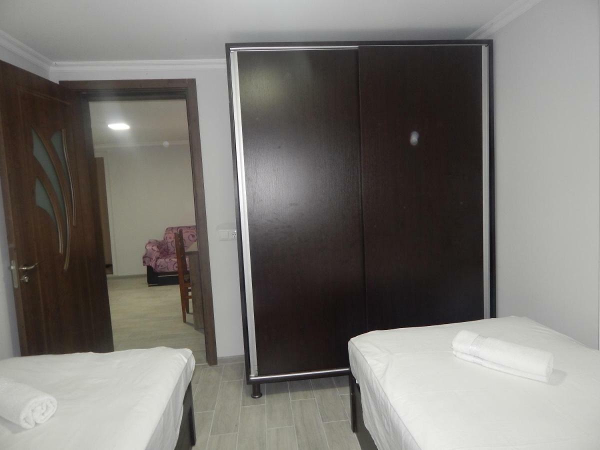 Aparthotel My Home Batumi Bagian luar foto