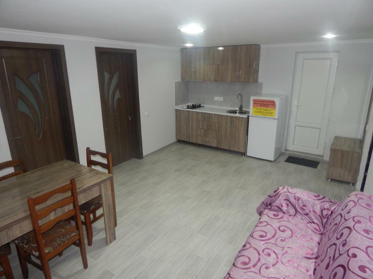 Aparthotel My Home Batumi Bagian luar foto