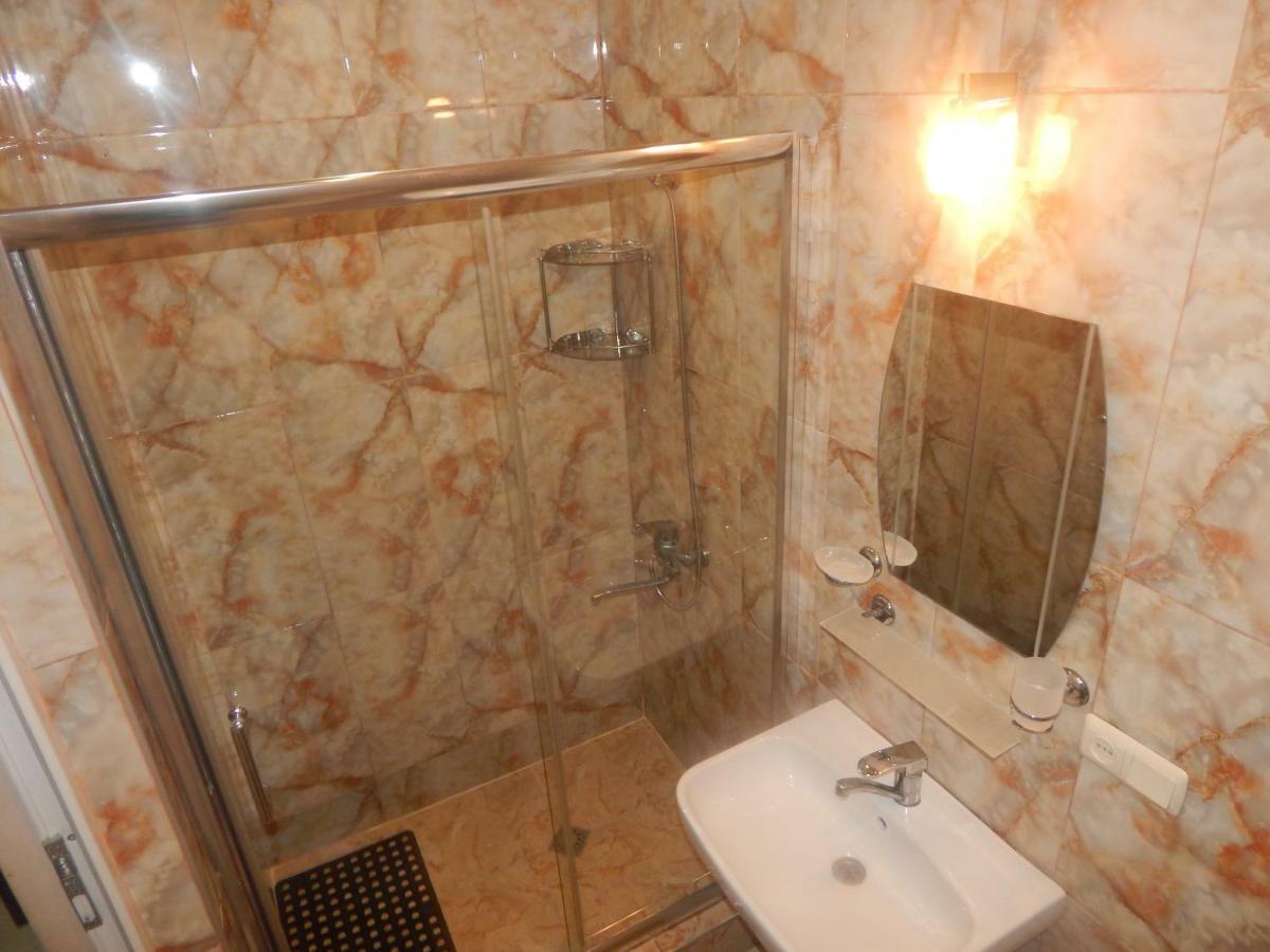 Aparthotel My Home Batumi Bagian luar foto