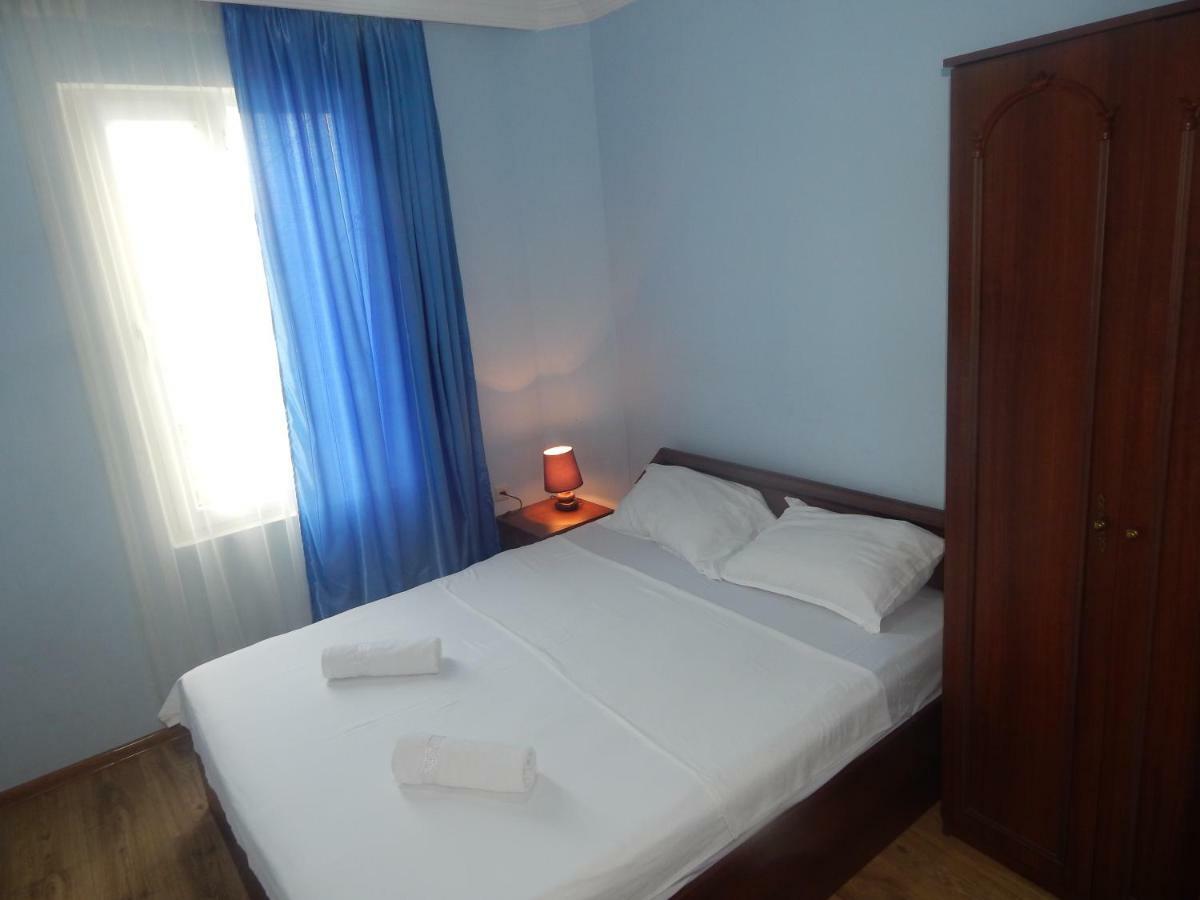 Aparthotel My Home Batumi Bagian luar foto